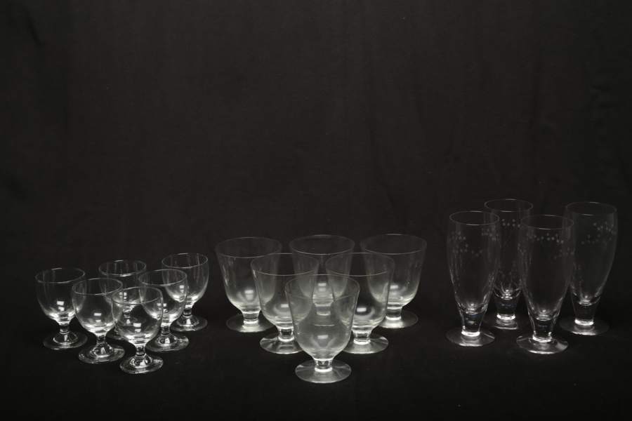 Diverse glas, 16 delar