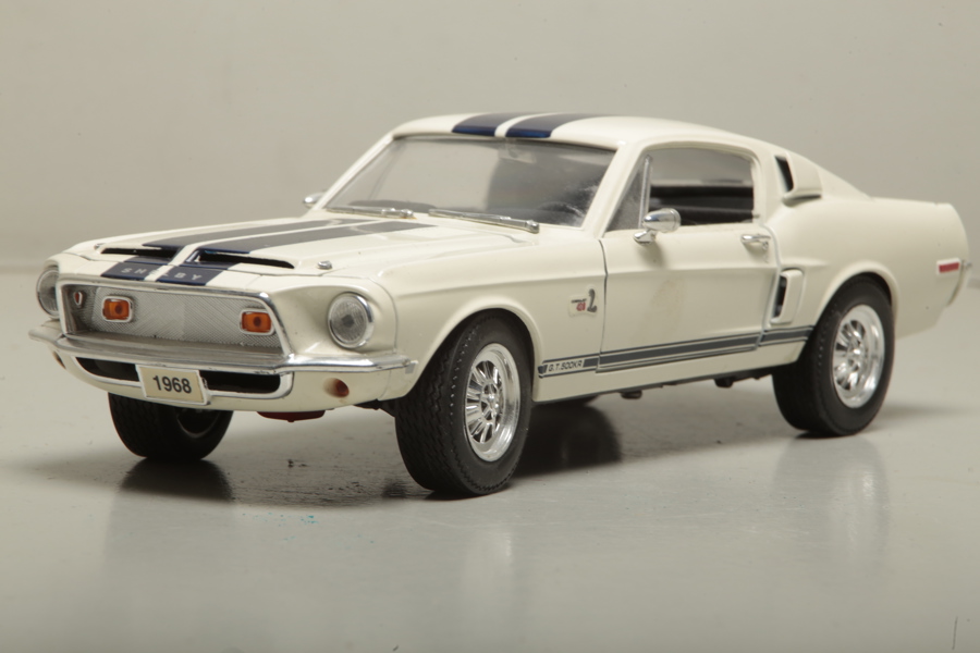 Samlarbil Ford Shelby 1968, 1:18