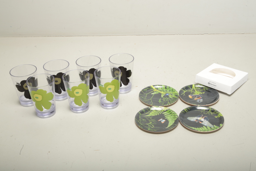 Marimekko glas plast, 7 stycken + Michael Angove underlägg, Dill Blackwood, 4 stycken