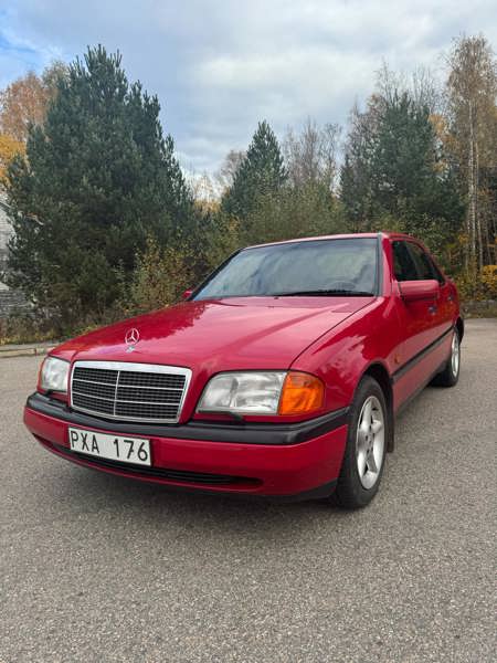 Mercedes-Benz C 200, årsmodell 1993