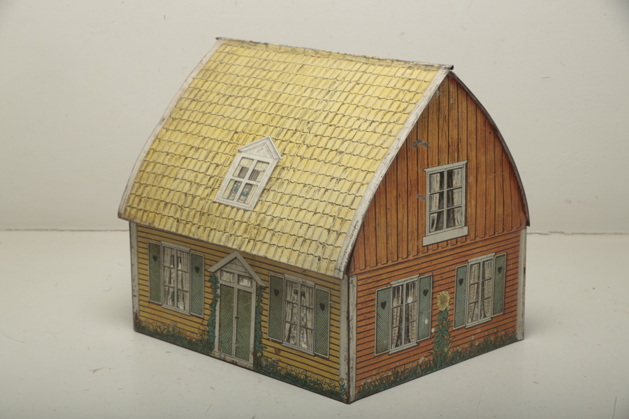 Plåtburk "hus" 