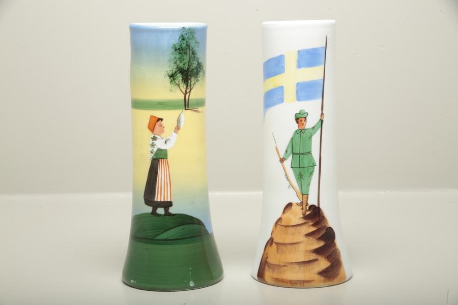 Vaser flussglas, 2 stycken, 1900-talets första hälft