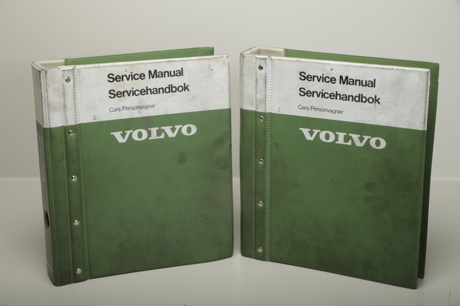 Volvo servicehandböcker, 2 stycken