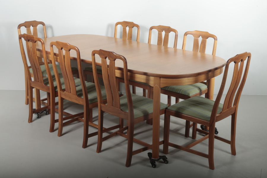 Carl Malmsten matgrupp, valnöt, Ambassadör Åfors Möbelfabrik, 1900-talets andra hälft