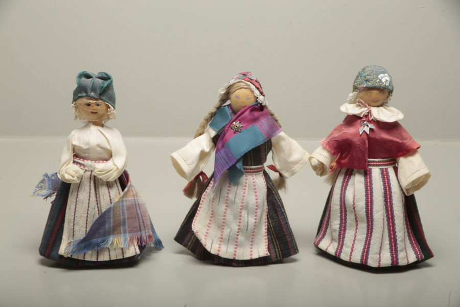 Figuriner trä, 3 stycken