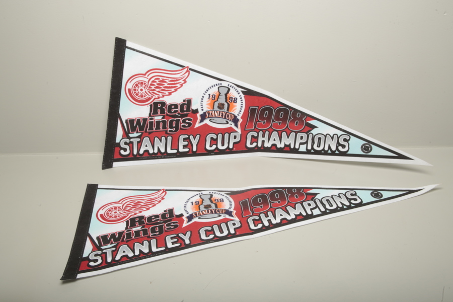 Vimplar "Detroit Red Wings, Stanley Cup Champions 1998" 2 stycken