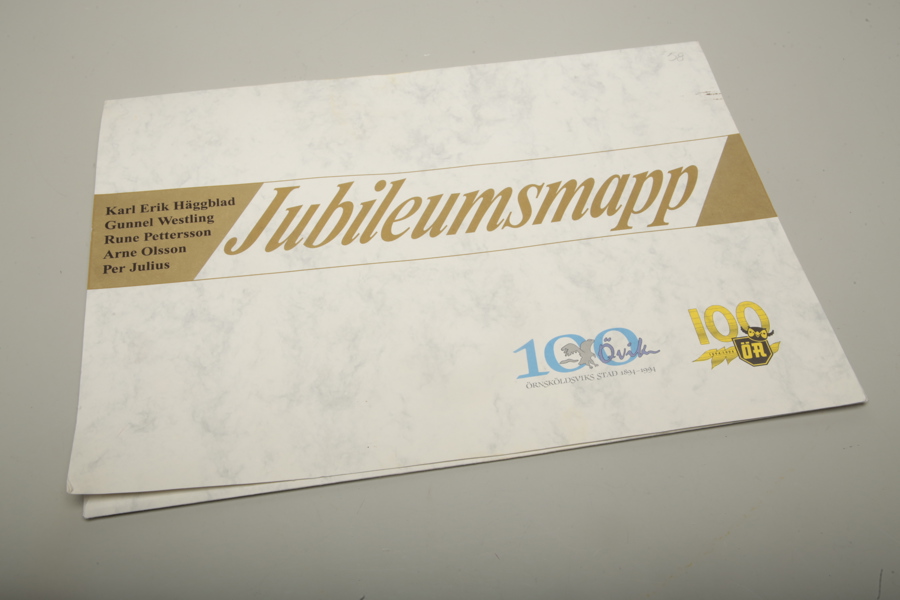 Jubileumsmapp "Örnsköldsviks stad 1894-1994" 