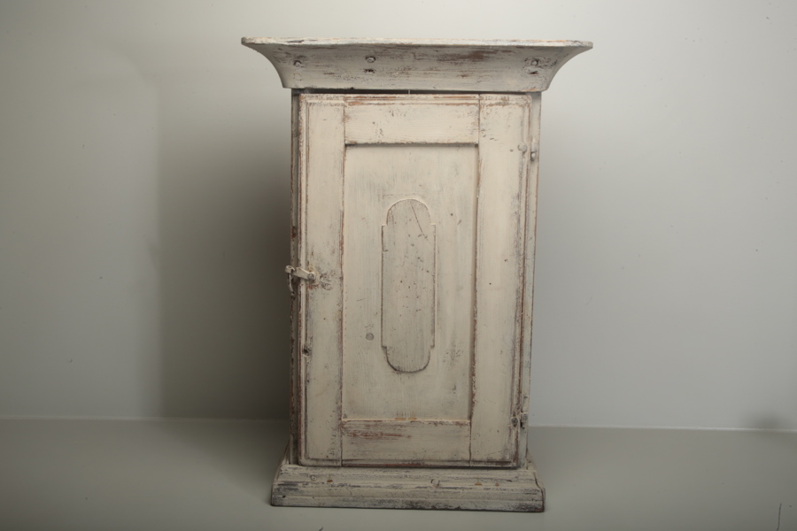 Hängskåp 1800-1900 tal