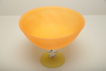 Gunnel Sahlin Kosta Boda konstglas, skål på fot