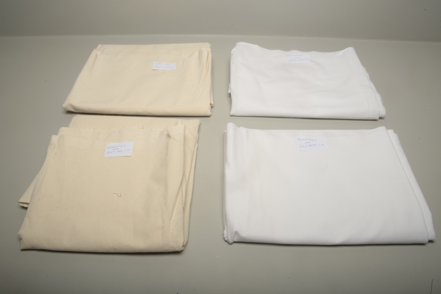 Bomullstyg, bomullsväv + lakansväv, 2 stycken