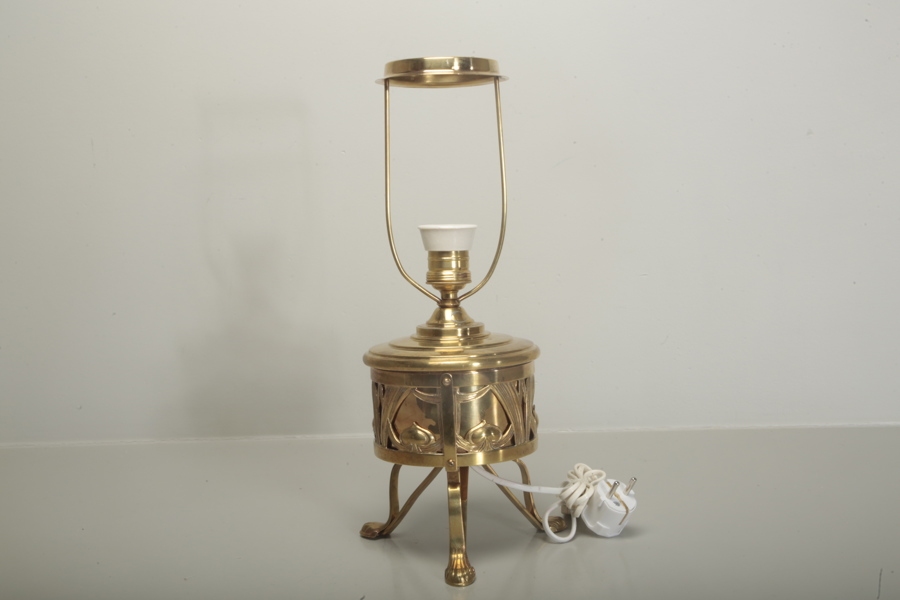 Bordslampa 1900-talet, mässing fot