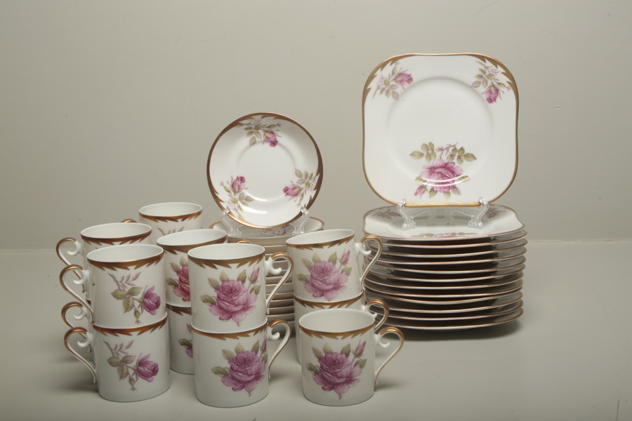 Hackefors "Röd ros" kaffeservis, 39 delar