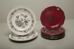 Gefle "Röd rubin" assietter, 6 stycken + "Stjärnsund" tallrikar, 2 stycken