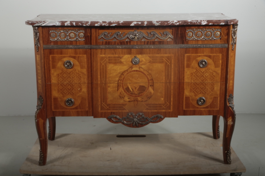 Byrå Gustaviansk stil, s.k Haupt-modell