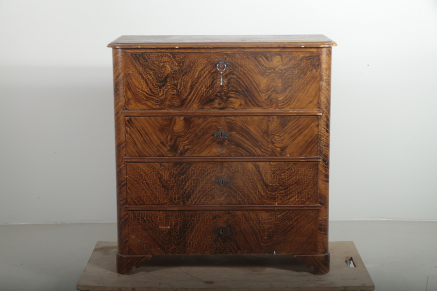 Byrå/ Dragkista, sekelskiftet.