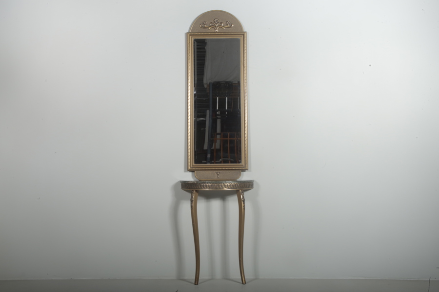 Spegel med trymå, 1900-tal.