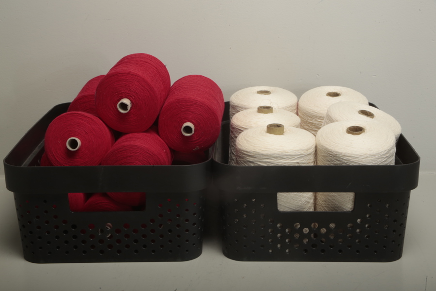 Vävgarn bomull, 18 rullar