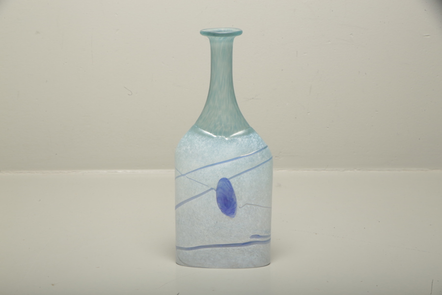 Bertin Vallien, Kosta Boda vas "Galaxy Blue"  Signerad 