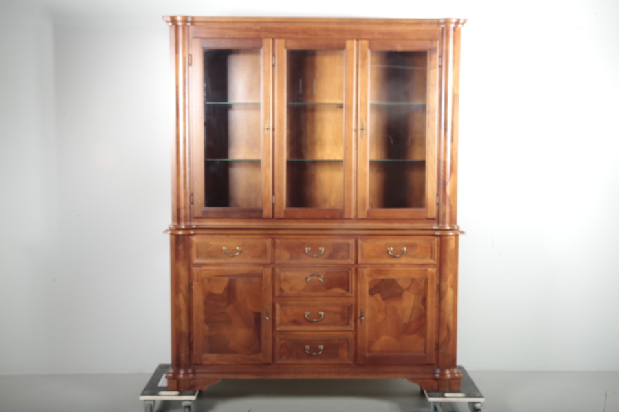 Vitrinskåp, modernt, delbart.