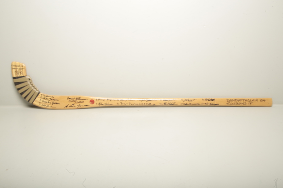 Bandyklubba, Bandyfinalen 84, Edsbyn IF med autografer. 