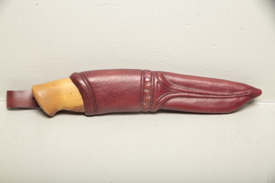 Kniv, signerad I.E 93