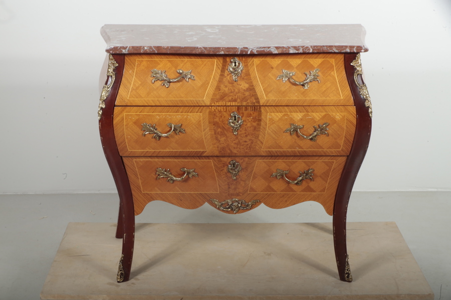 Byrå, Rokokostil, 1900-tal