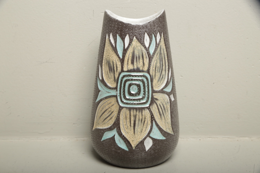 Mari Simmulson Uppsala Ekeby vas, no: 4460, signerad