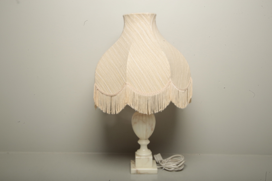Bordslampa-fönsterlampa alabaster