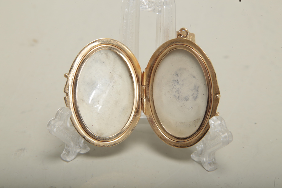 Hängsmycke/ Fotogömma, 18K