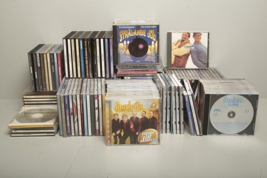 Parti CD-skivor, Svenska artister