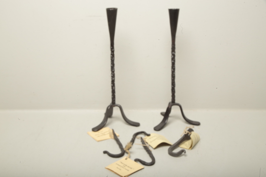 Smidesljusstakar, 1-par, 1900-tal