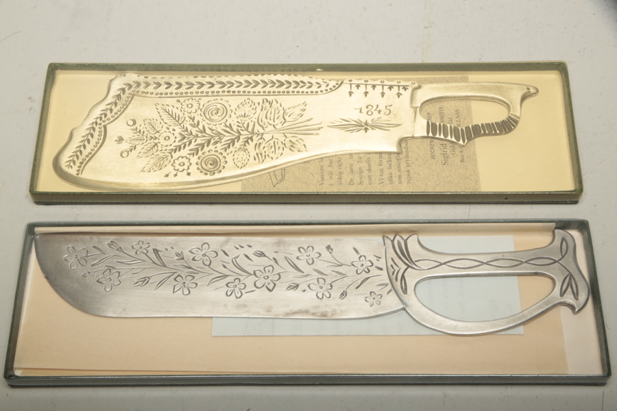 Skäktknivar, 2st i tenn, Design: Sigfrid Petersson Bollnäs 