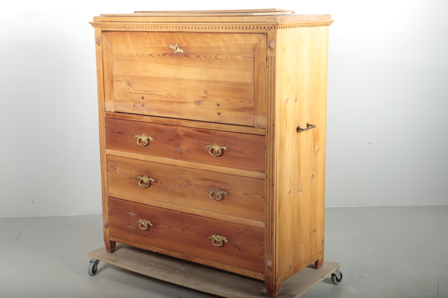 Chiffonjé, 1800-tal, Gustaviansk-stil 