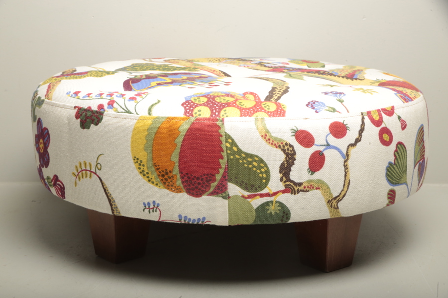 Fotpall, Tyg: 'Svensk Tenn- Vegetable tree' 