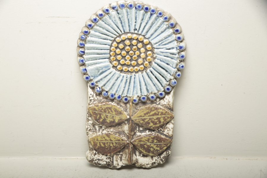 Lisa Larsson, Väggrelief "Solros"