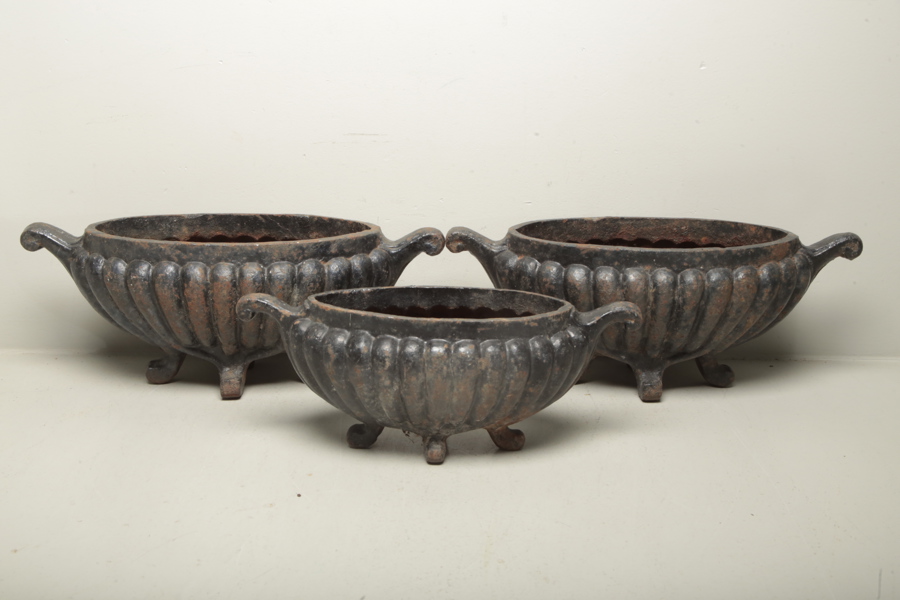 Urnor i gjutjärn, 1900-tal, 3st