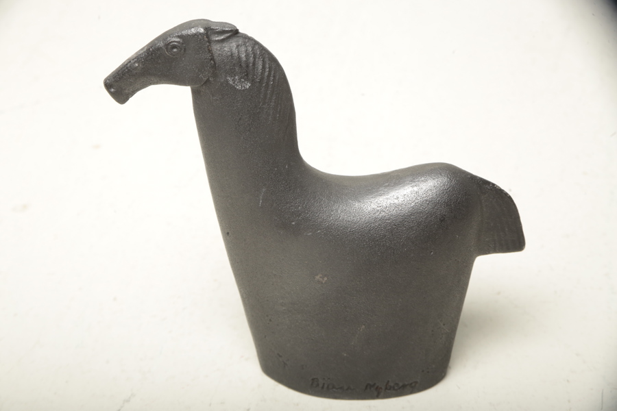 Björn Nyberg skulptur, Järn-häst