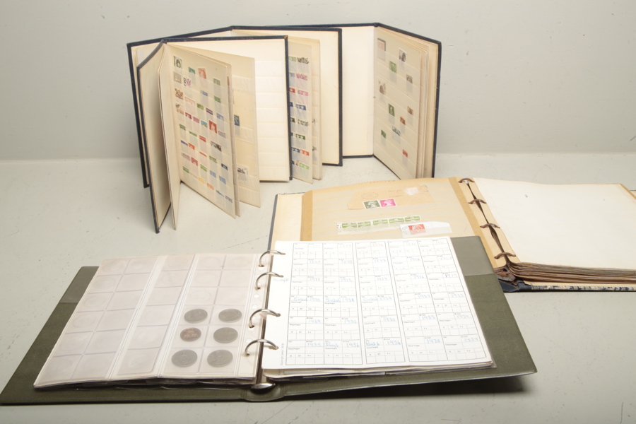 Frimärken & diverse mynt