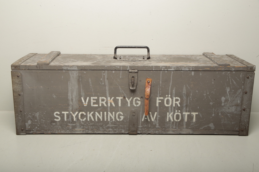Militär trälåda med text