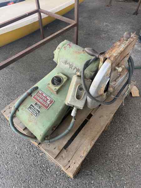 Klingsåg med kapbord.