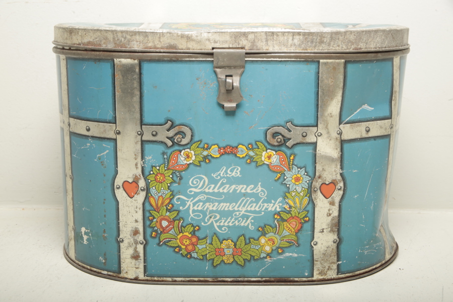 Plåtburk, 'AB Dalarnes Karamellfabrik Rättvik'