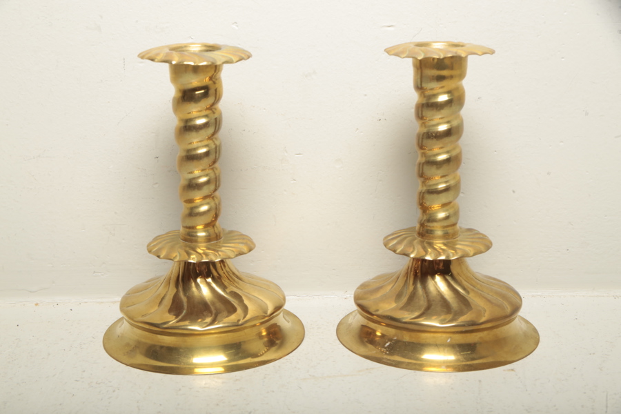 Ljusstakar i mässing, 1-par i Rokoko-stil, 1900-tal 