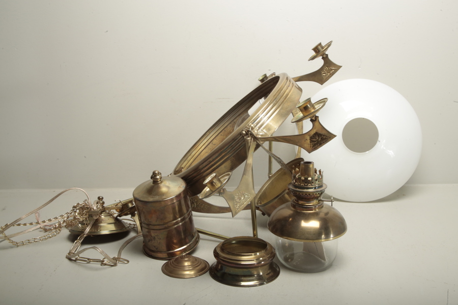 Taklampa i mässing, 1900-tal