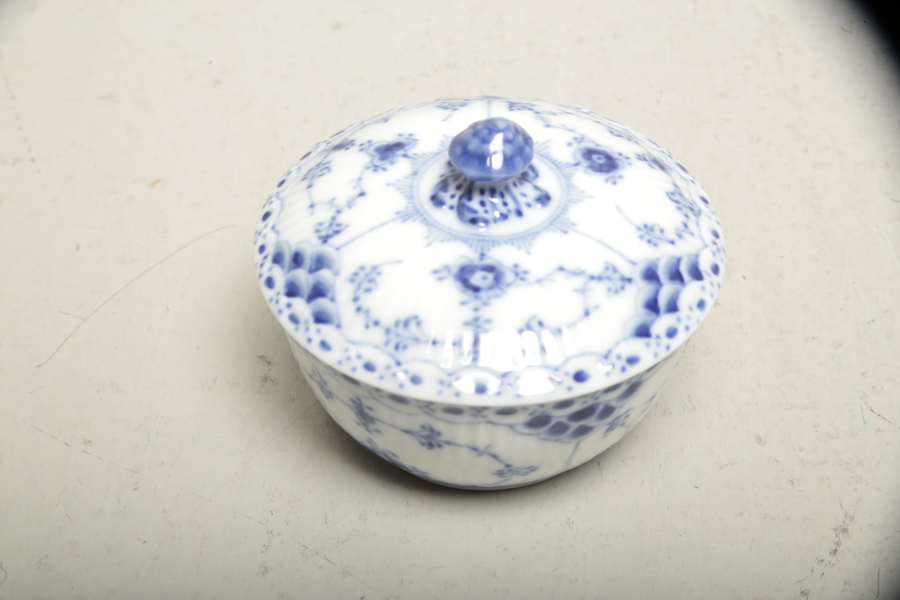 Royal Copenhagen, sockerskål "Musselmalet"