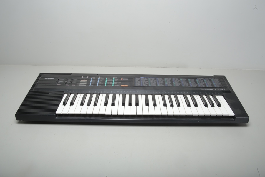 Casio ToneBank CT-390 keyboard