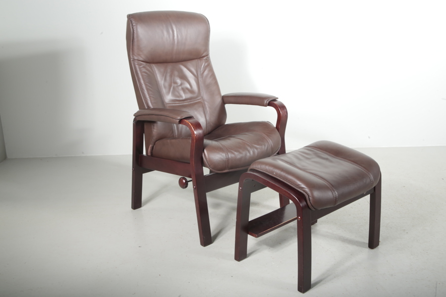 Skinnfåtölj & fotpall, "IMG Norway"