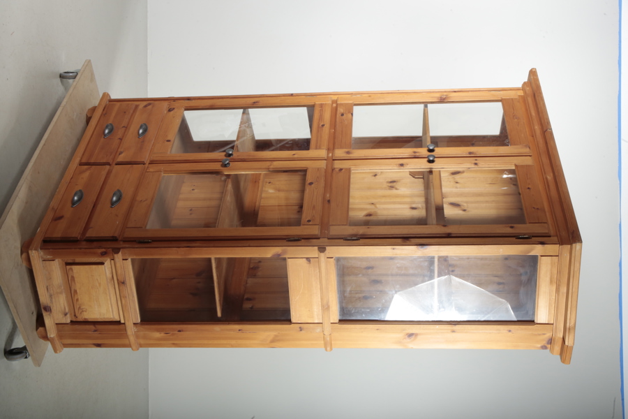 Vitrinskåp, modernt