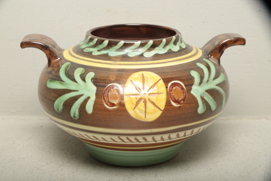 Uppsala Ekeby, henkelvas, Signerad- SA, N:o 2068