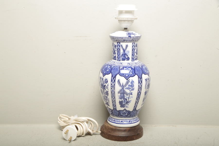 Bordslampa-fönsterlampa porslin, 1900-tal