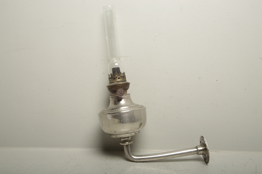 Skeppsväggoljelampa 1900-tal